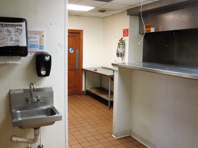 208 S State St, Jerseyville, IL 62052